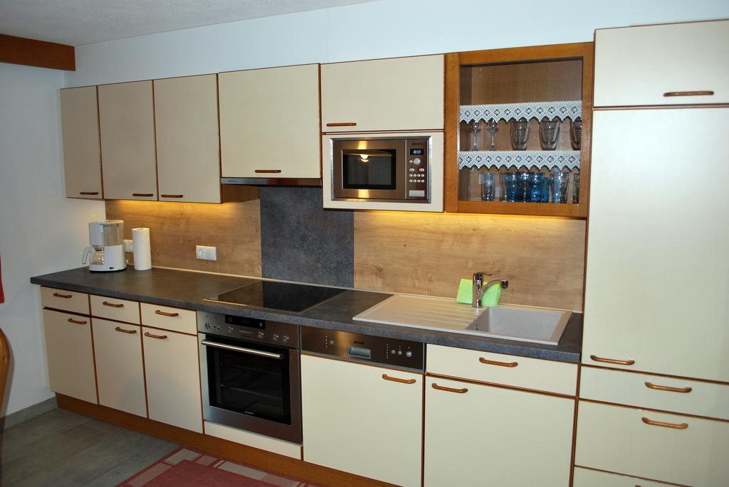 Ferienwohnung Nuener Grins Bagian luar foto