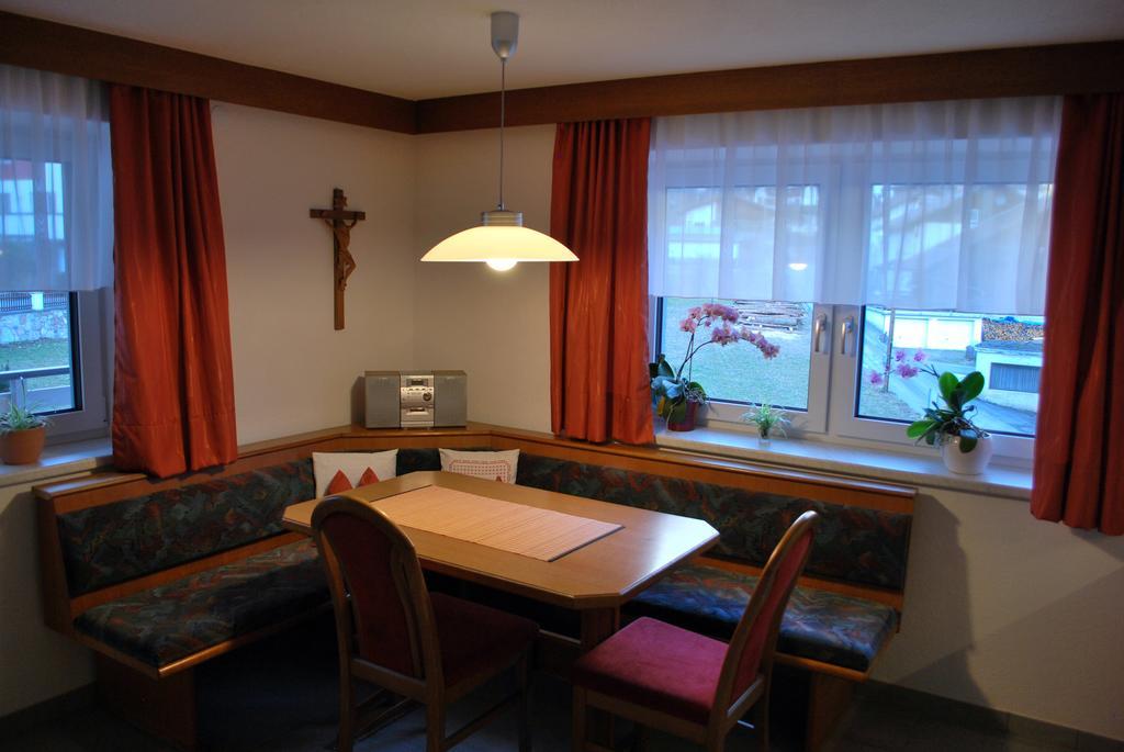 Ferienwohnung Nuener Grins Bagian luar foto