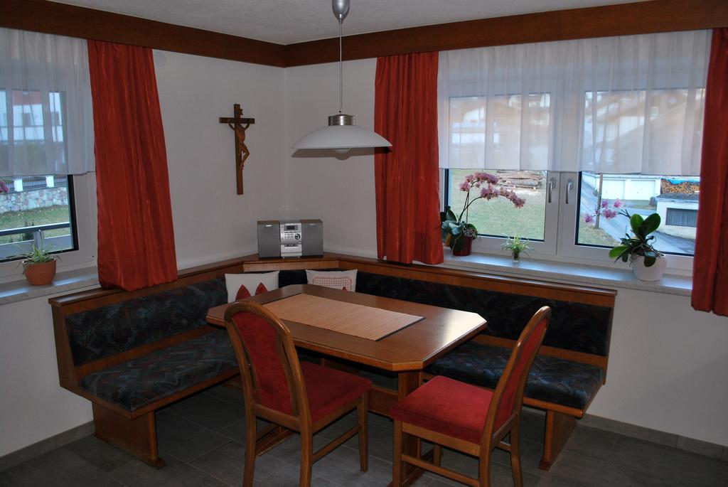 Ferienwohnung Nuener Grins Bagian luar foto